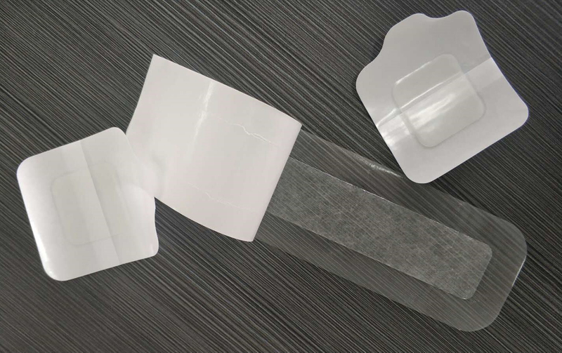 Self-Adhesive Waterproof Wound Dressing with Gentle Border